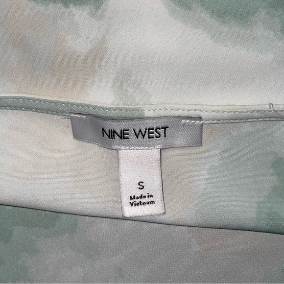 Nine West cowl neck flowy blue & white marble tank top size S - Picture 4 of 4